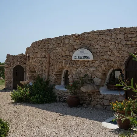 I Dammusi Di Borgo Cala Creta Отель 3*