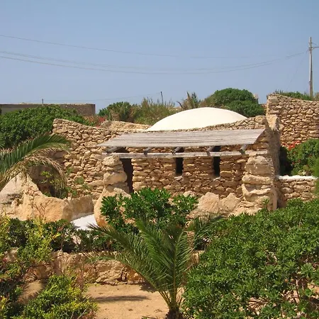 I Dammusi Di Borgo Cala Creta
