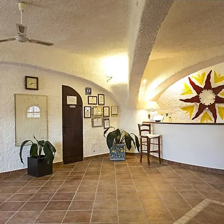 I Dammusi Di Borgo Cala Creta 3*
