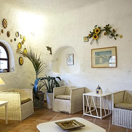 Отель I Dammusi Di Borgo Cala Creta Лампедуза