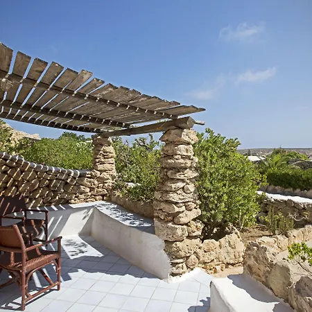 Отель I Dammusi Di Borgo Cala Creta Лампедуза