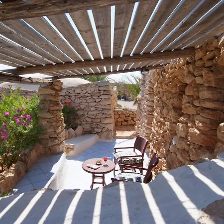 Ξενοδοχείο I Dammusi Di Borgo Cala Creta Λαμπεντούζα