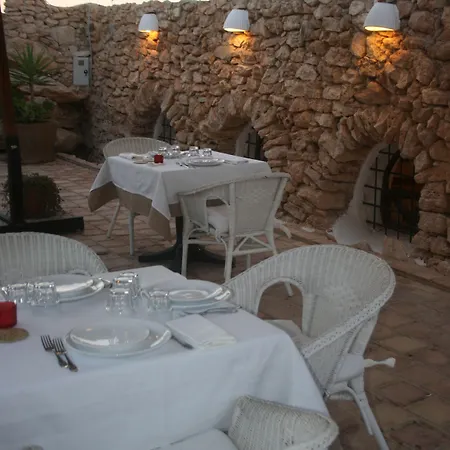 I Dammusi Di Borgo Cala Creta Отель 3*