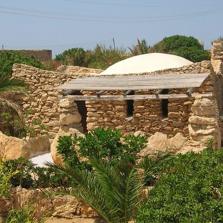 I Dammusi Di Borgo Cala Creta Отель Лампедуза
