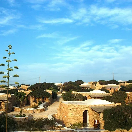 I Dammusi Di Borgo Cala Creta Отель 3*