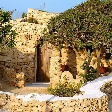 Отель I Dammusi Di Borgo Cala Creta Лампедуза