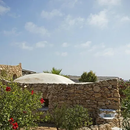 I Dammusi Di Borgo Cala Creta Λαμπεντούζα