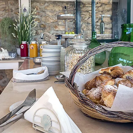 I Dammusi Di Borgo Cala Creta 3* Лампедуза