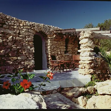 I Dammusi Di Borgo Cala Creta Отель Лампедуза