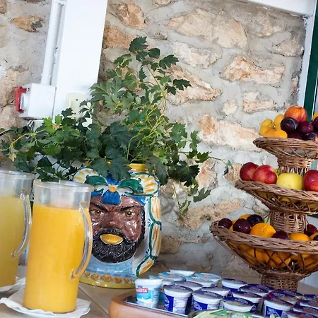 I Dammusi Di Borgo Cala Creta Отель 3*
