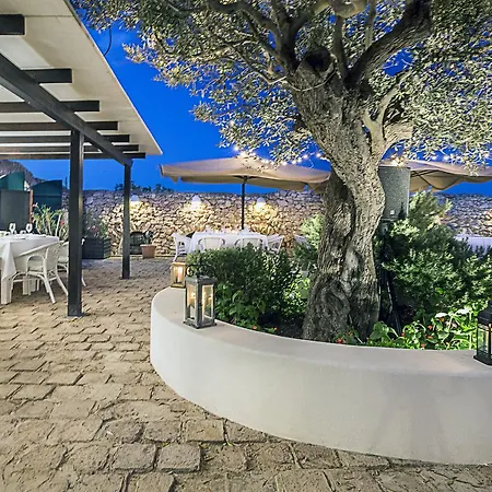 I Dammusi Di Borgo Cala Creta Отель 3*