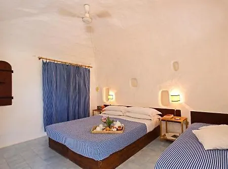 Отель I Dammusi Di Borgo Cala Creta Лампедуза